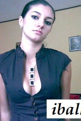 Эротика с армянкой на частных снимках