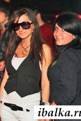 Фото с эротичными горбоносыми дамами