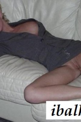 Стервы пьяные, голые и доступные