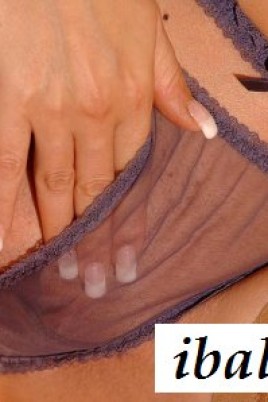 Крашеная шлендра в нейлоне