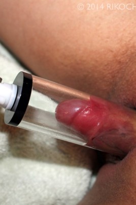 Накачивают половые губы шприц порно (66 фото)