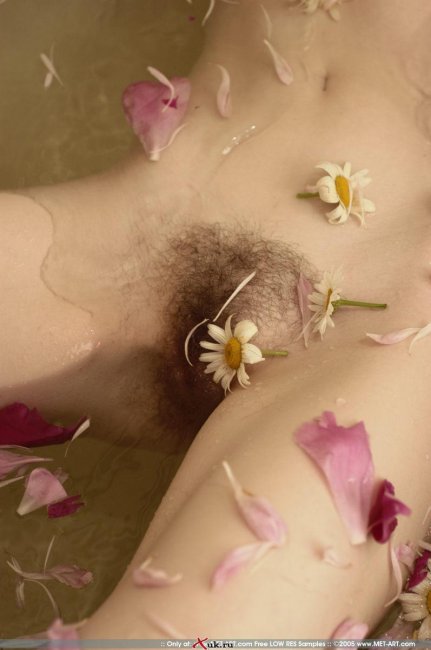 Королевна  принимает ванную