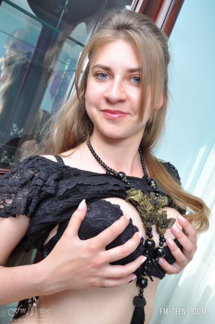 Классная писька брюнетки (12 фото)