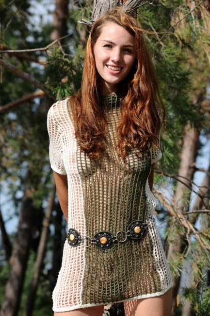 Жена соседа ходи с голыми грудями