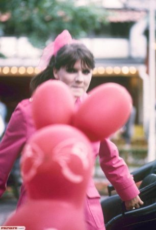 Старые фотографии эротической модели  Старые фотографии эротической модели