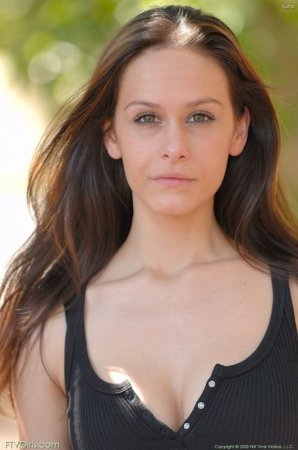 Фотки голенькой стройной мамки на даче