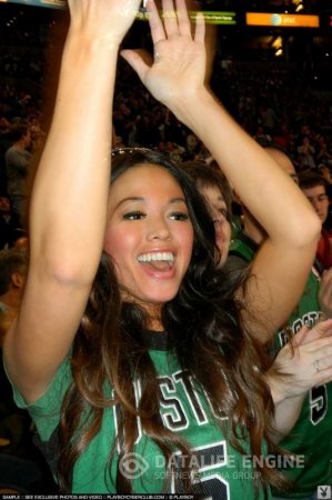 Голая смуглая Мей Линг Лэм