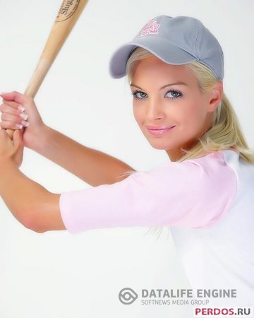 Эротика  с мелкосисечной бейсболисткой 