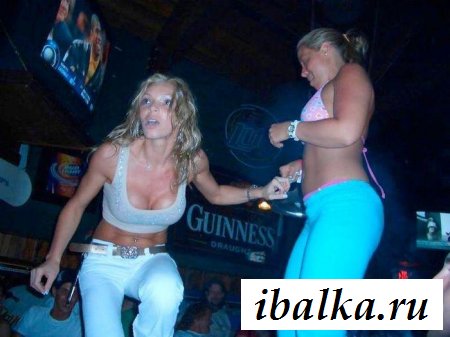 Развлекуха обнажённых пьяных распутниц