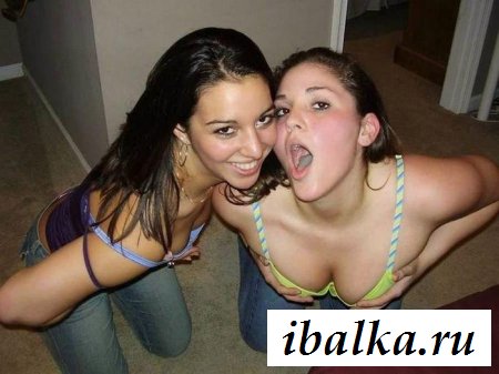 Развлекуха обнажённых пьяных распутниц