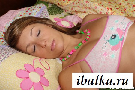 Сексуальные голые малышки похрапывают сладко Сексуальные голые малышки похрапывают сладко