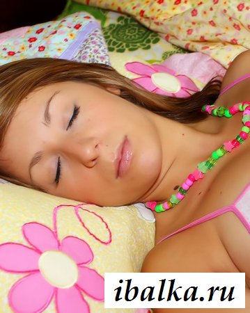 Сексуальные голые малышки похрапывают сладко Сексуальные голые малышки похрапывают сладко