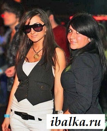 Фото с эротичными горбоносыми дамами