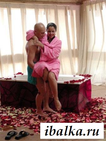 Голые Елена Беркова и Роман Третяков 