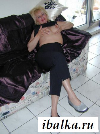 Сфоткала голые зрелые сиськи