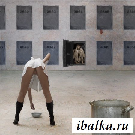 Эксгибиционистки с обнаженными писюхами в публичных местах 