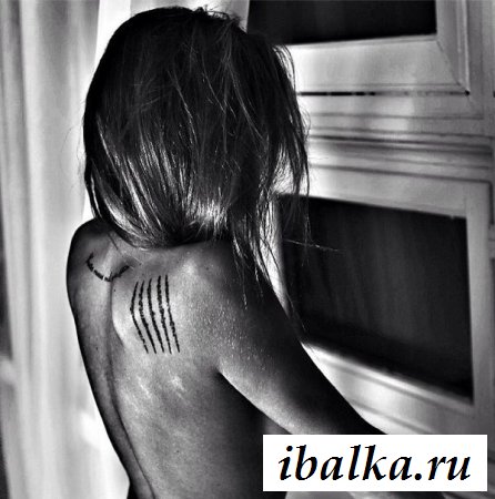 Эротичная Лиза Кутузова с красивой грудью Эротичная Лиза Кутузова с красивой грудью