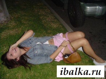 Спящие пьяные шлюхи легко доступны Спящие пьяные шлюхи легко доступны