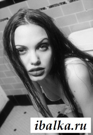 Эротический альбом знаменитости Анджелины Джоли