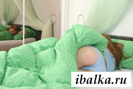 У спящей малышки задница - найс