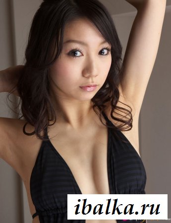 Узкоглазая целка питает слабость к белью