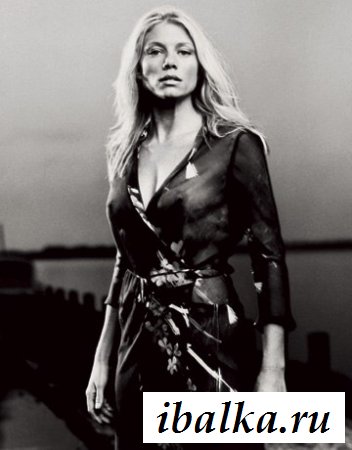 Знаменитость Пета Уиллсон показывала сисички