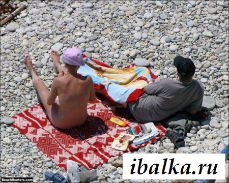 Новый любовник и легкомысленная нудистка