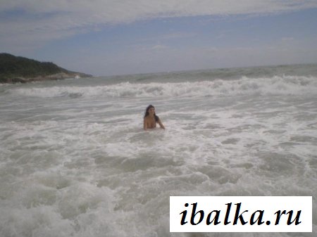 Большегрудая побывала на море