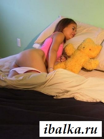 Заснял свою голую спящую телку