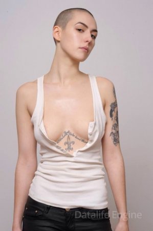 Эротика от голых лысых девушек