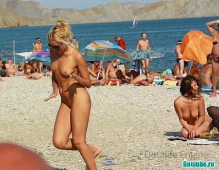 Похотливо отдыхают голые нудистки