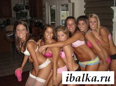 Голый разврат выпивших сучек
