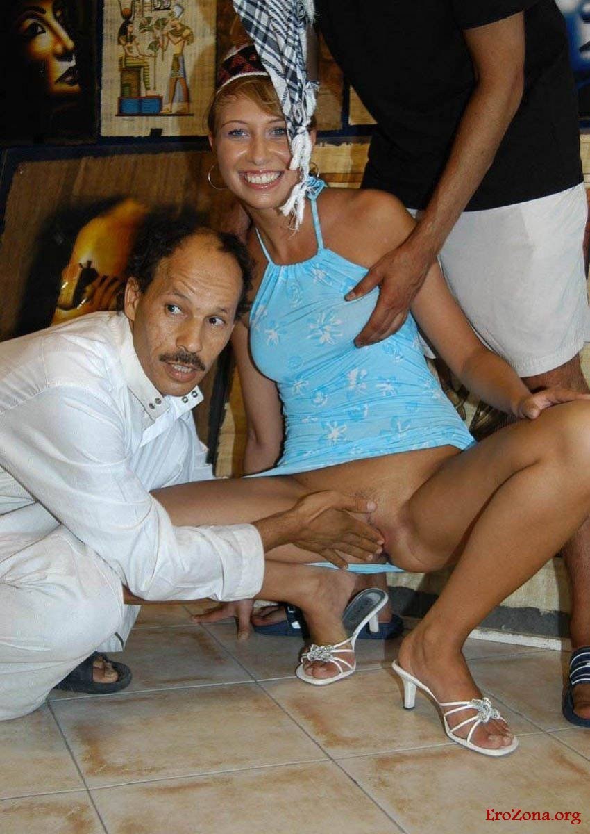 Пьяная голая туристка (66 фото)