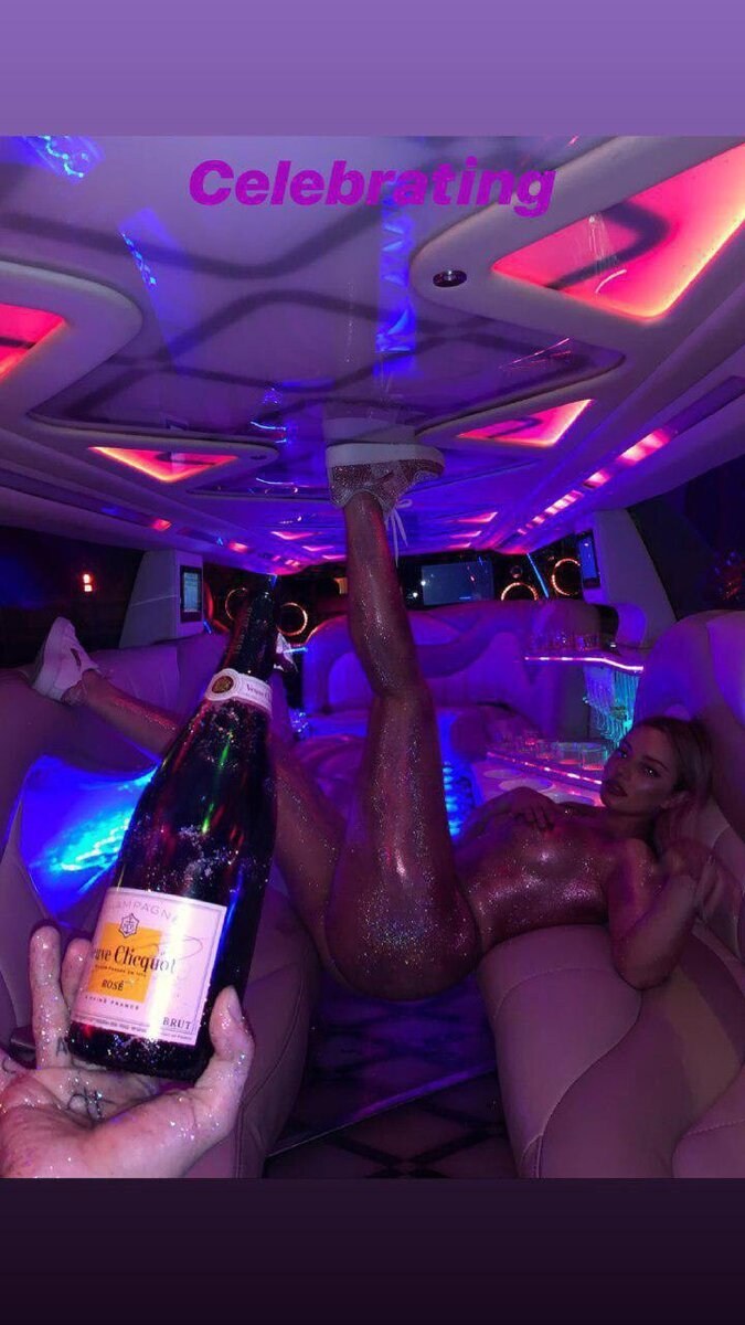 Голые серебро порнофото