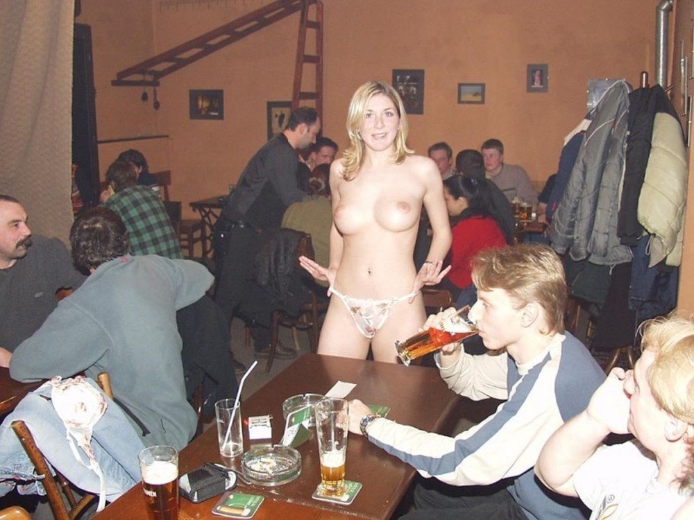 Девки,которые разделись на спор