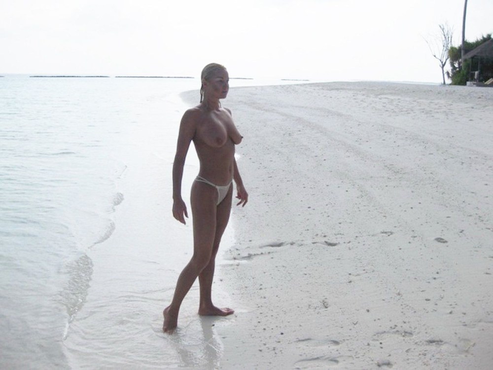 Vendula Bednarova голая раздвинула ноги