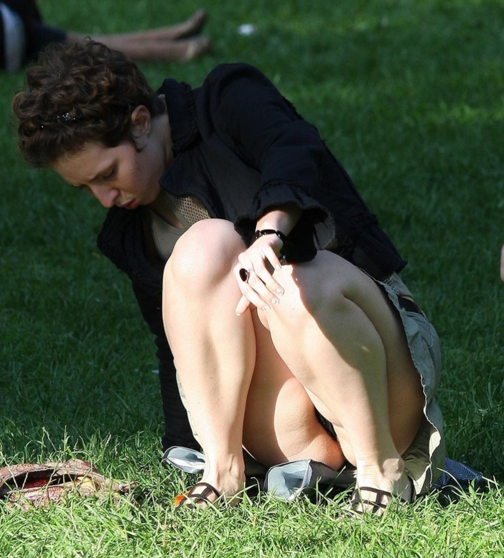 Голые тетки без трусов