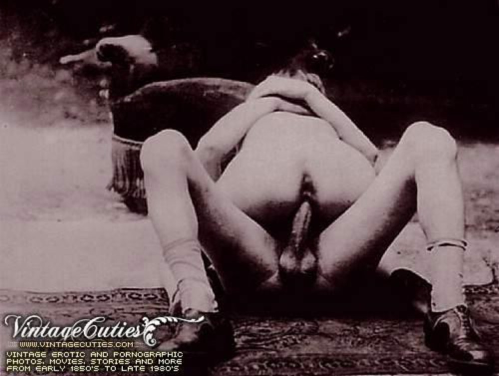 Старые порнографические снимки