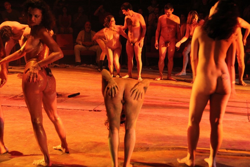 Male nude Theatre голый театр Бродвей