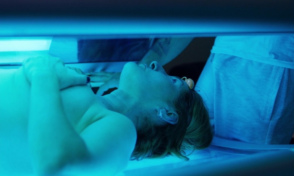 Голая грудь Ванесса Алвар