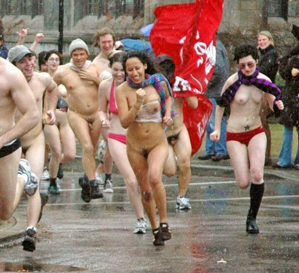 Забег голых испанских женщин