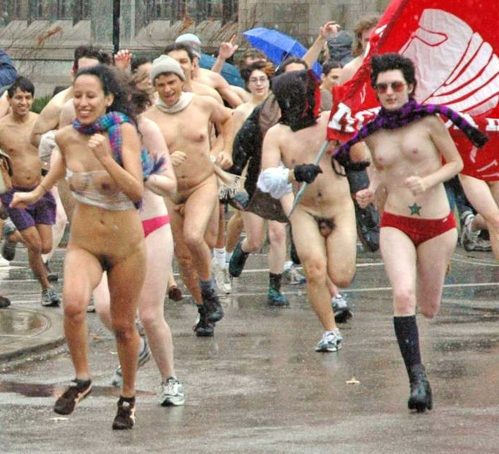 Забег студентов голышом