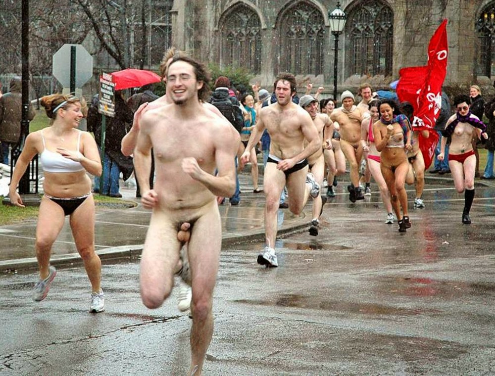 Голый забег студентки голые