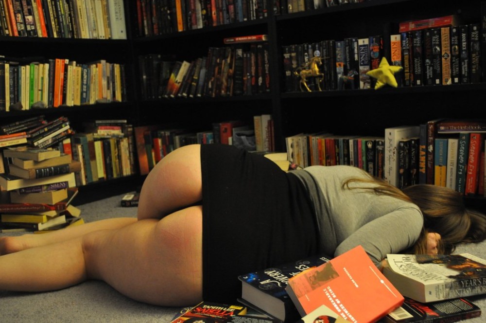 Красивые голые секретарши