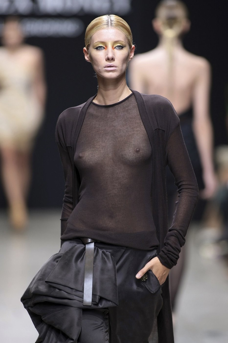 Показ эротического Нижнего белья