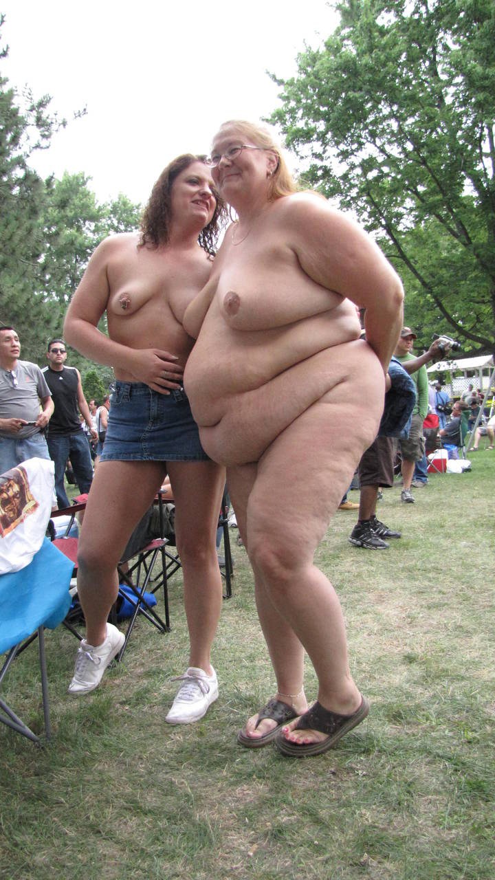 Толстые женщины эксгибиционистки