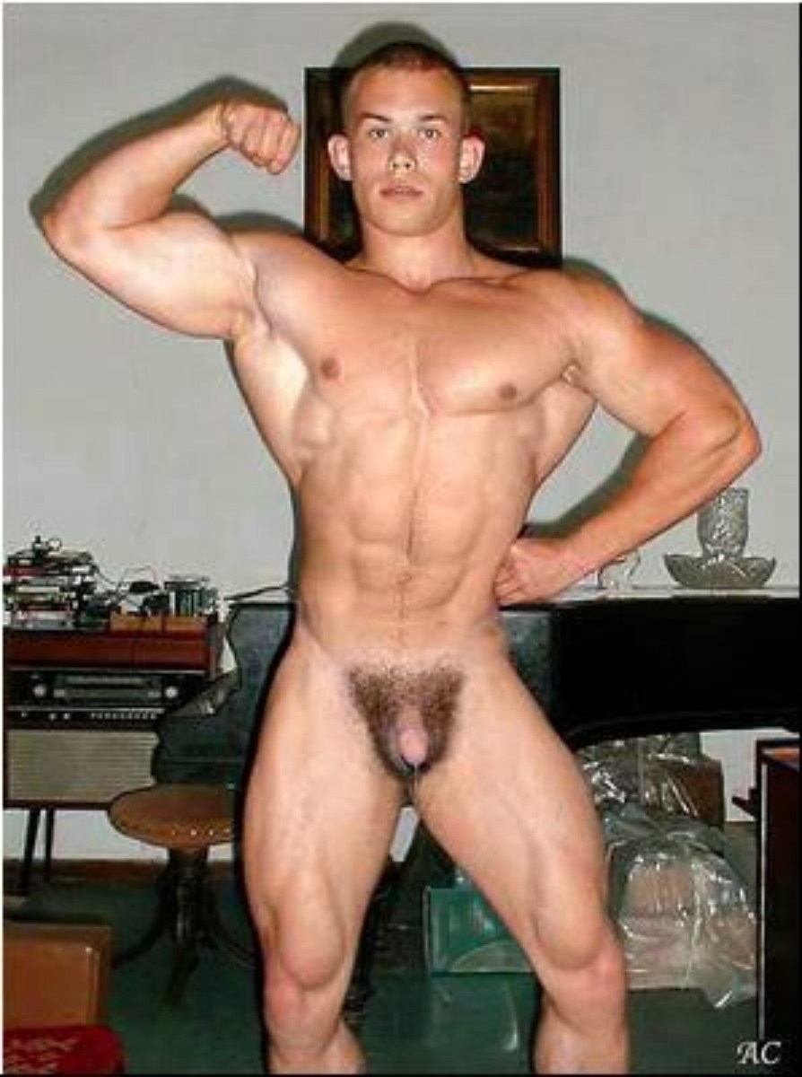 Мужик с очень маленьким членом