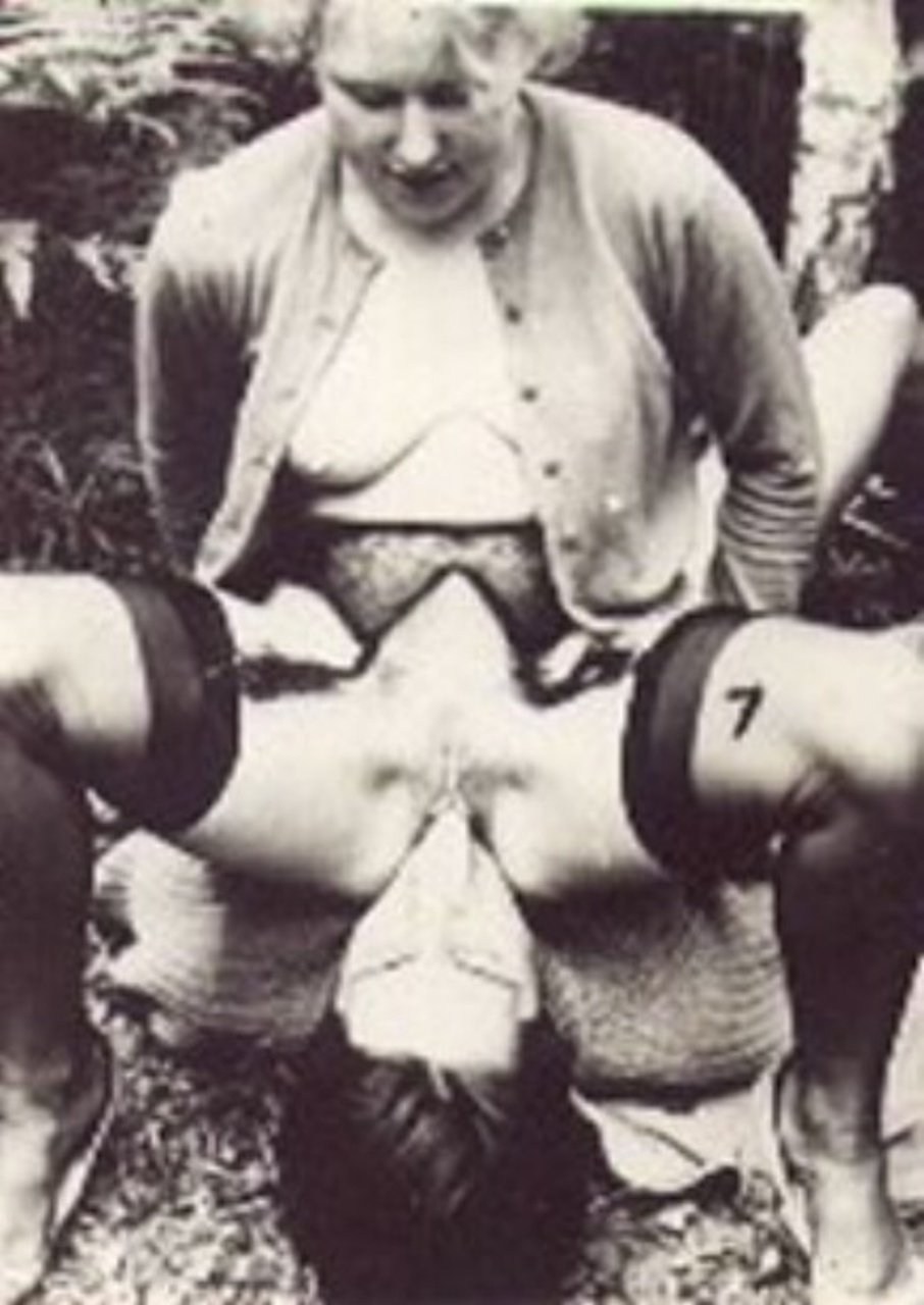 Странные и необычные порно-ретро фото