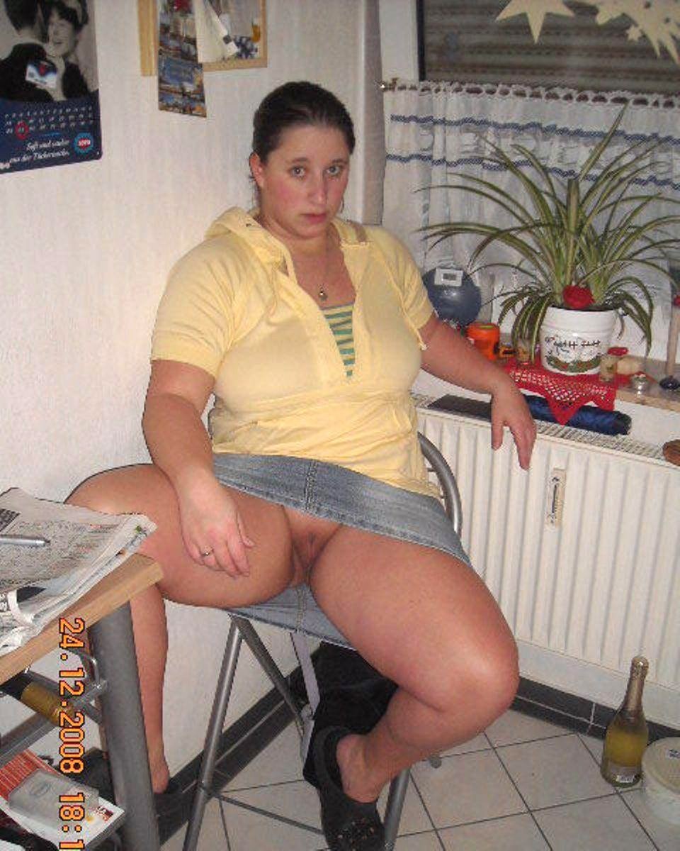 Зрелые пышки без трусиков