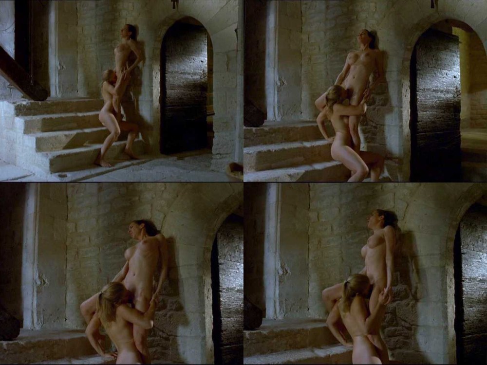 Lisa Dawn model голая в постели